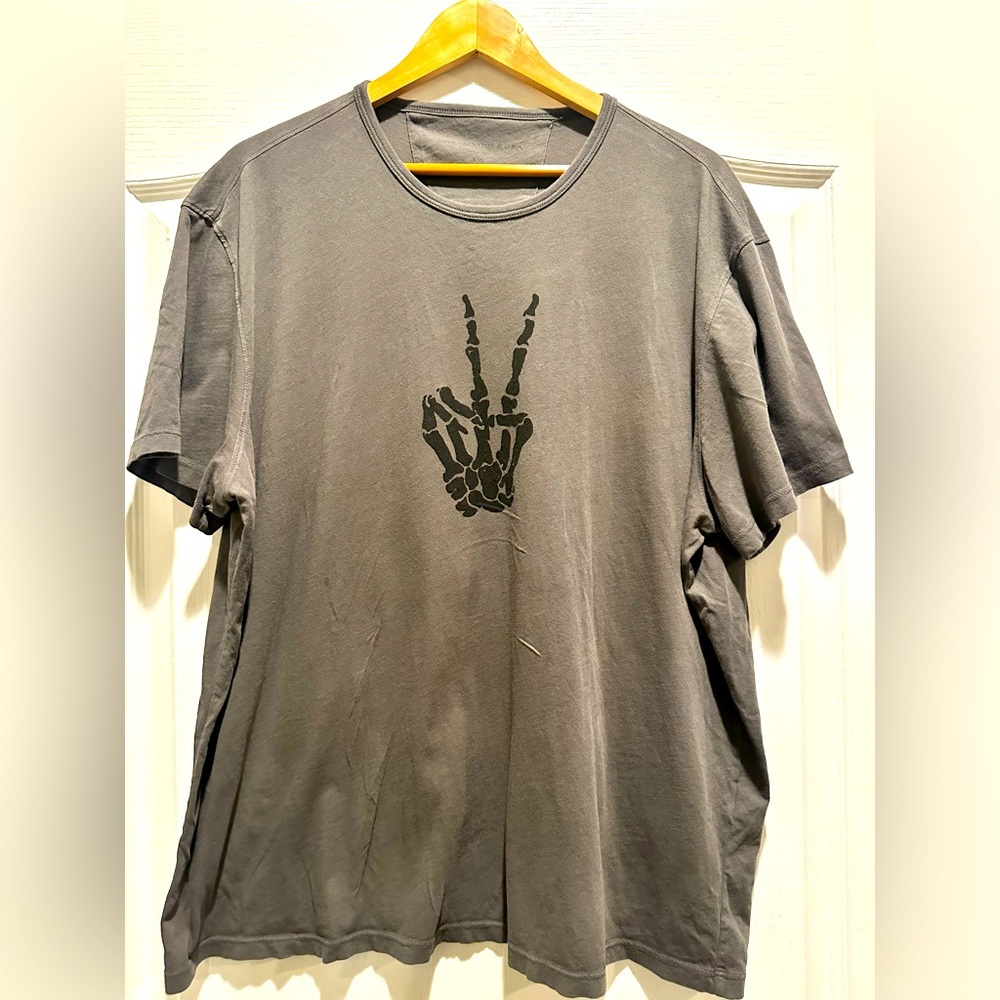 XXL John Vonvartos T-shirt